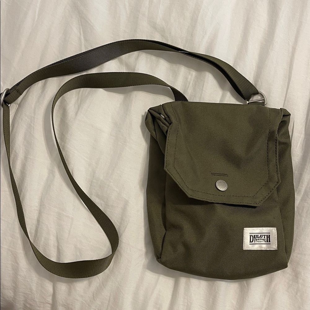 Duluth trading olive green crossbody